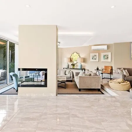 - 3-bedroom With Pool And Mountain View 마르베야