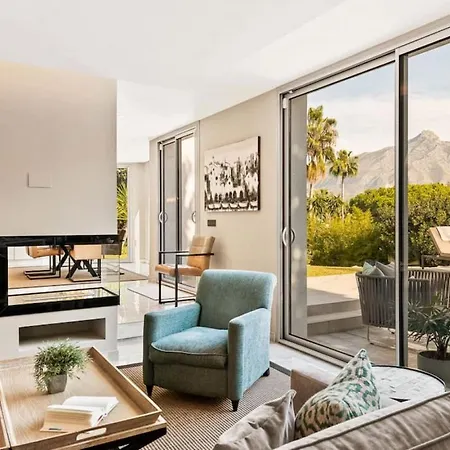 Vila - 3-bedroom With Pool And Mountain View