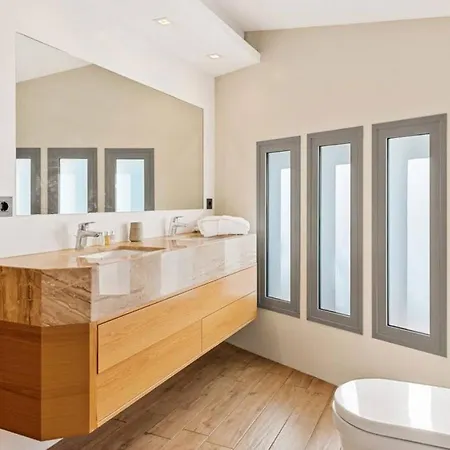 - 3-bedroom With Pool And Mountain View * 마르베야